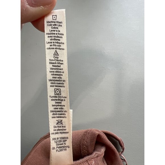 Rhonda Shear 2 Pack Molded Cup Bra with Wrap Back Size Medium Mahogany Navy 616. - Picture 7 of 10